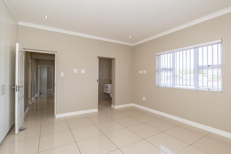 3 Bedroom Property for Sale in Heathfield Western Cape
